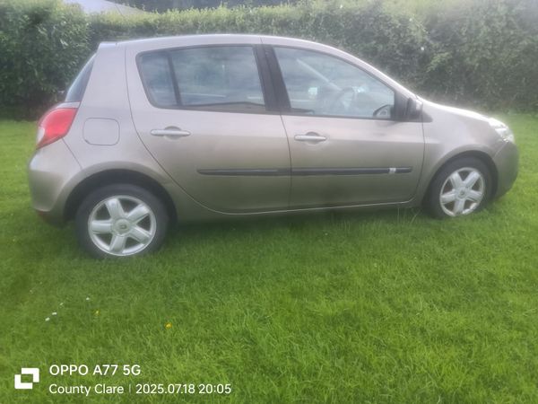 Renault Clio Hatchback, Ethanol Petrol, 2010, Gold