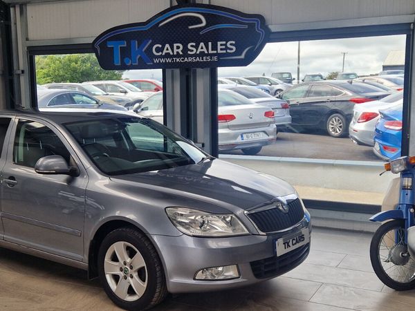 Skoda Octavia Saloon, Diesel, 2013, Grey