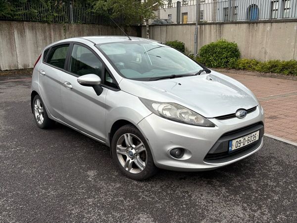 Ford Fiesta Hatchback, Diesel, 2009, Silver