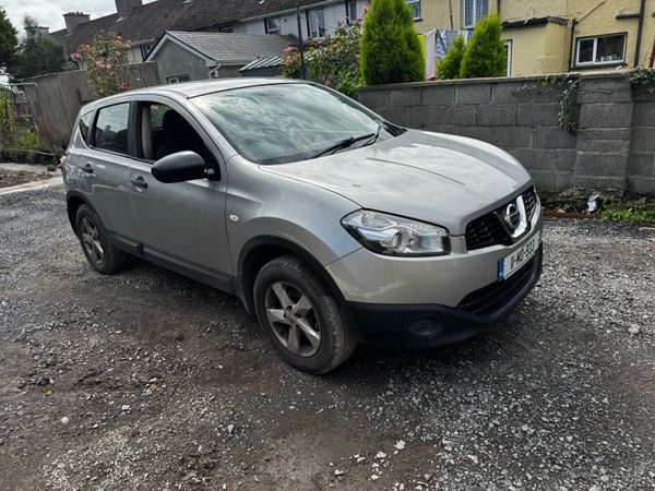 Nissan Qashqai Hatchback, Diesel, 2011, Silver