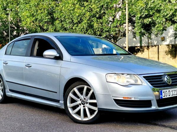 Volkswagen Passat Saloon, Diesel, 2010, Silver