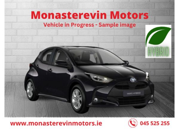 Toyota Yaris Hatchback, Petrol Hybrid, 2024, Black