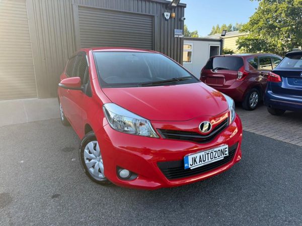 Toyota Yaris Hatchback, Petrol, 2014, Red