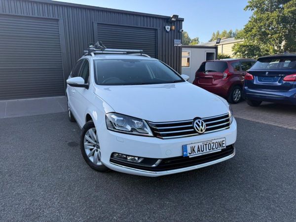 Volkswagen Passat Estate, Petrol, 2012, White