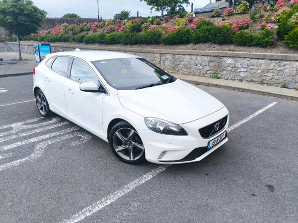 Volvo V40 Hatchback, Diesel, 2015, White