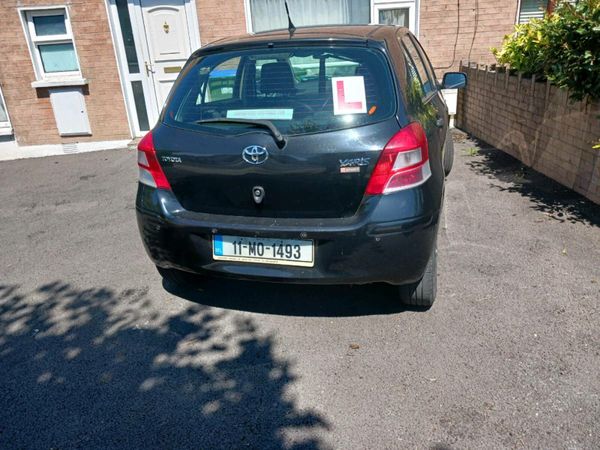 Toyota Yaris Hatchback, Petrol, 2011, Black