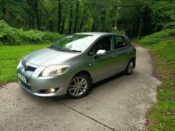 Toyota Auris Hatchback, Diesel, 2009, Silver