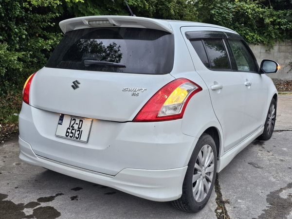 Suzuki Swift Hatchback, Petrol, 2012, White