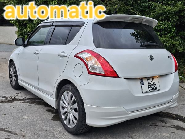Suzuki Swift Hatchback, Petrol, 2012, White