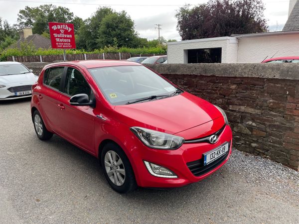 Hyundai i20 Hatchback, Diesel, 2013, Red