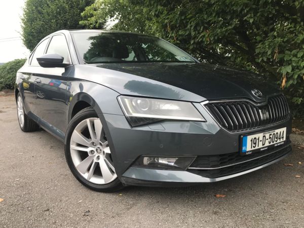 Skoda Superb Hatchback, Diesel, 2019, Grey