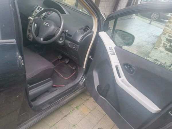 Toyota Yaris Hatchback, Petrol, 2006, Black