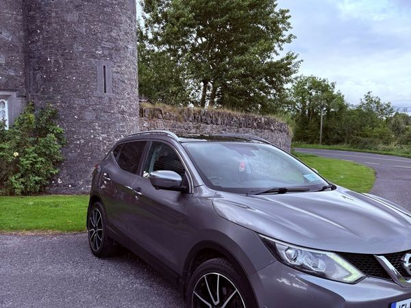 Nissan Qashqai Hatchback, Diesel, 2015, Grey