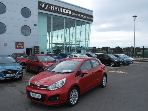 Kia Rio Hatchback, Diesel, 2014, Red