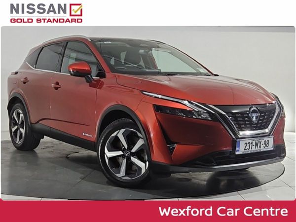 Nissan Qashqai MPV, Petrol Hybrid, 2023, Red