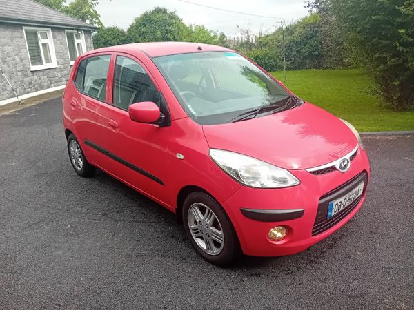 Hyundai i10 Hatchback, Petrol, 2008, Red