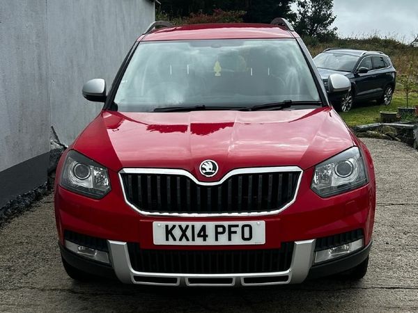 Skoda Yeti Hatchback, Petrol, 2011, Red