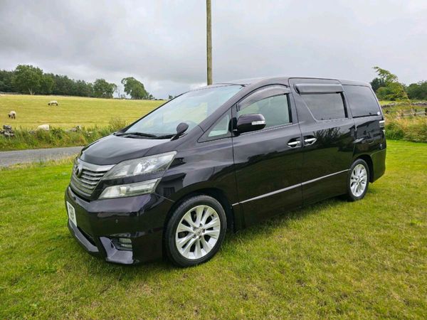 Toyota Other MPV, Petrol, 2010, Purple