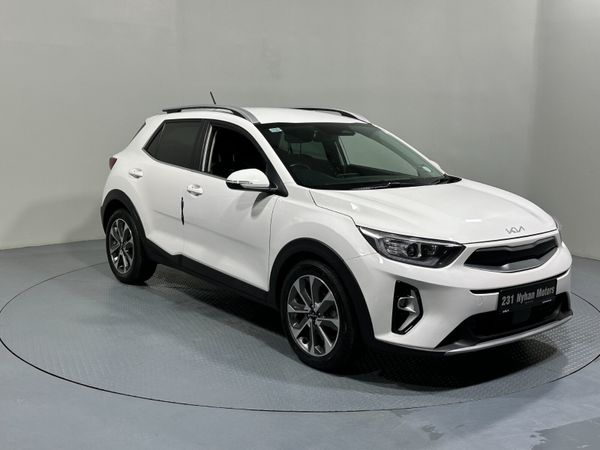 Kia Stonic MPV, Petrol Hybrid, 2023, White