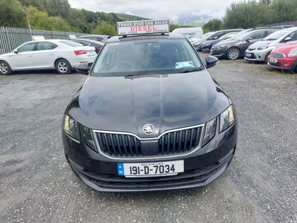 Skoda Octavia Saloon, Diesel, 2019, Black