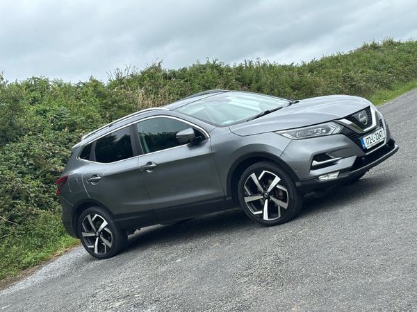 Nissan Qashqai SUV, Diesel, 2017, Grey