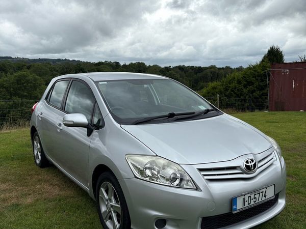 Toyota Auris Hatchback, Petrol, 2011, Silver