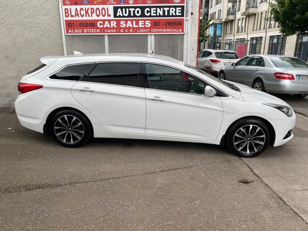 Hyundai i40 Estate/Jeep, Diesel, 2017, White