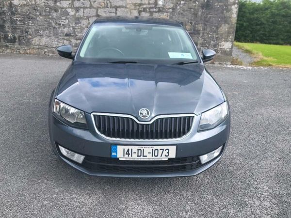 Skoda Octavia Saloon, Diesel, 2014, Grey