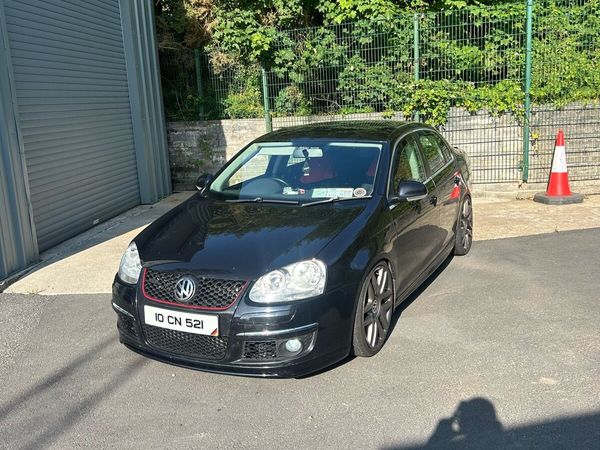 Volkswagen Jetta Saloon, Diesel, 2010, Black