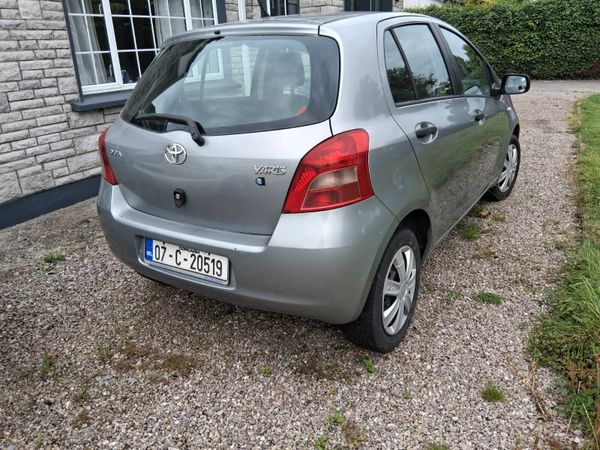 Toyota Yaris Hatchback, Petrol, 2007, Silver