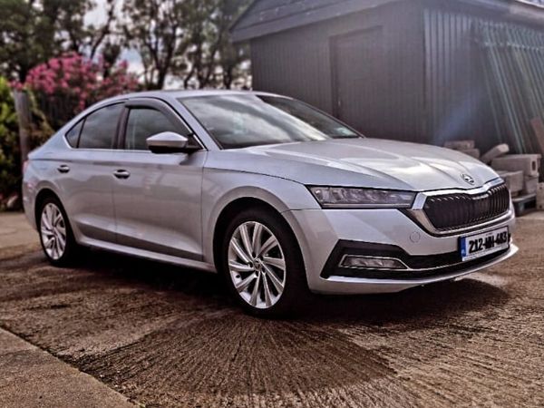 Skoda Octavia Saloon, Diesel, 2021, Grey
