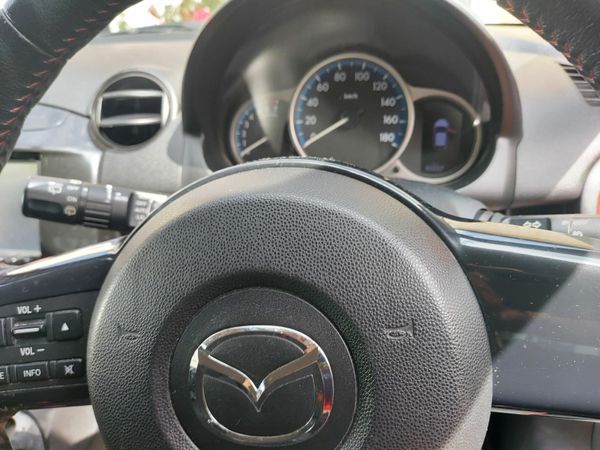 Mazda Demio MPV, Petrol, 2013, Red