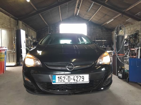 Opel Astra Hatchback, Petrol, 2015, Black
