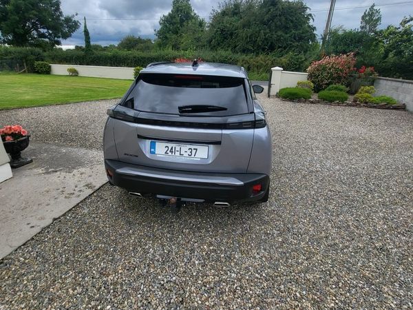 Peugeot 2008 MPV, Petrol, 2024, Grey
