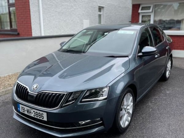 Skoda Octavia Hatchback, Diesel, 2019, Grey