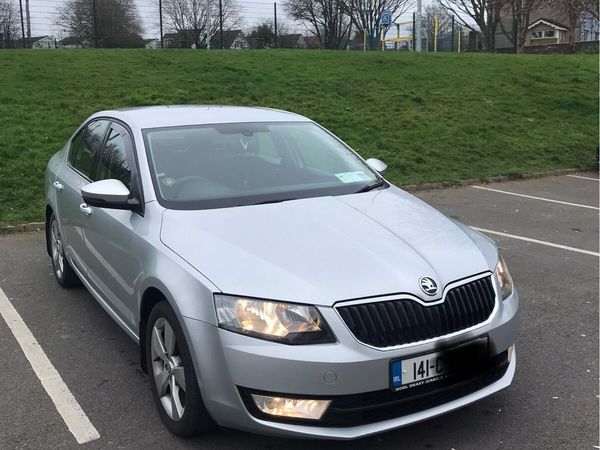 Skoda Octavia Saloon, Diesel, 2014, Silver