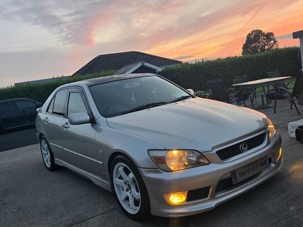 Lexus IS Saloon, Petrol, 2002, Silver