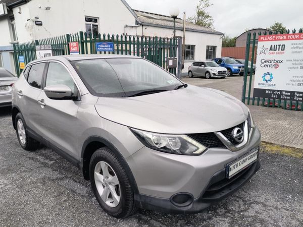 Nissan Qashqai Hatchback, Diesel, 2015, Silver