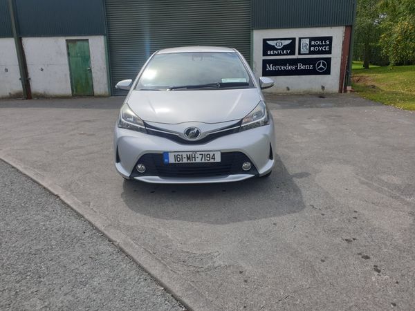 Toyota Vitz Hatchback, Petrol, 2016, Silver