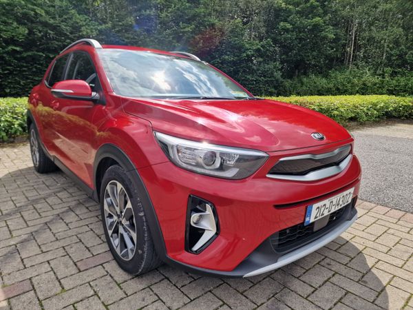 Kia Stonic Estate/Jeep, Petrol, 2021, Red