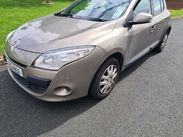 Renault Megane Hatchback, Diesel, 2012, Gold