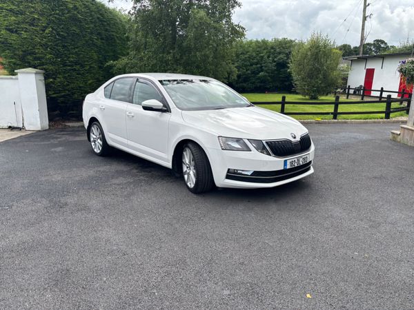 Skoda Octavia Saloon, Diesel, 2018, White