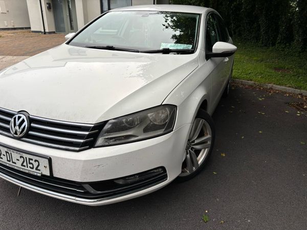 Volkswagen Passat Saloon, Diesel, 2012, White