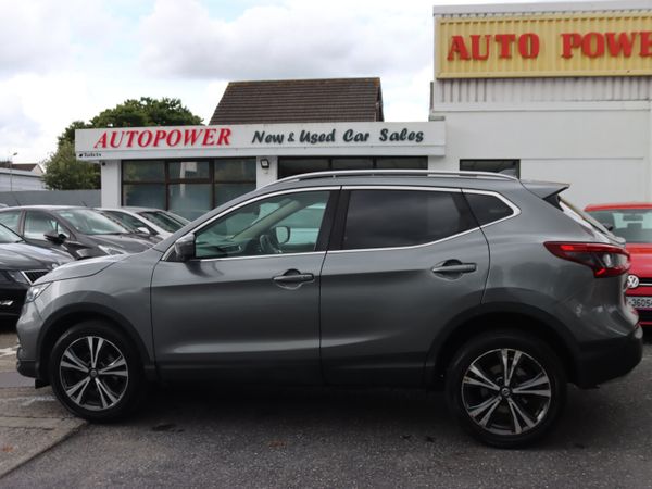 Nissan Qashqai SUV, Diesel, 2017, Grey