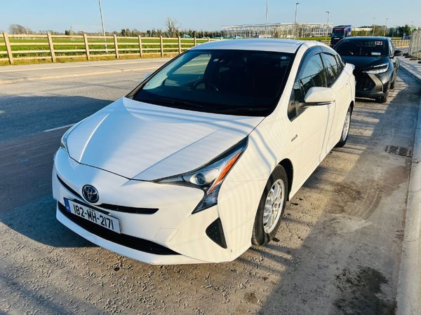 Toyota Prius Hatchback, Petrol Hybrid, 2018, White