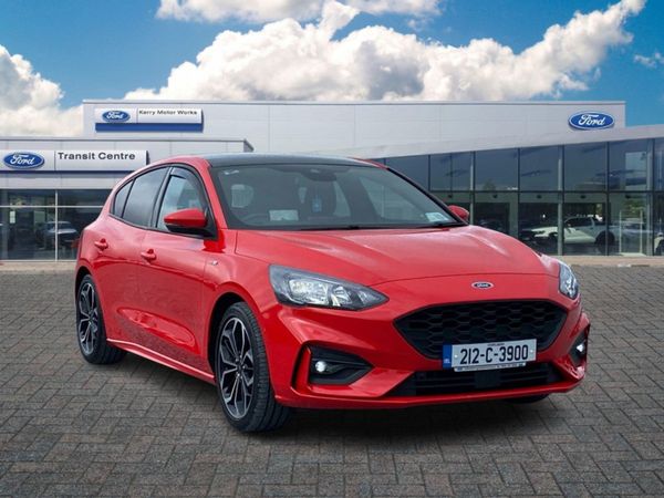 Ford Focus Hatchback, Diesel, 2021, Red