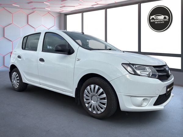 Dacia Sandero Hatchback, Petrol, 2015, White