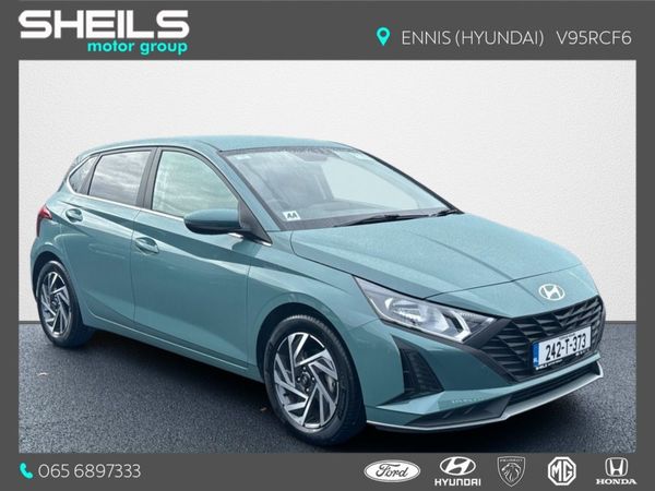 Hyundai i20 Hatchback, Petrol, 2024, Green