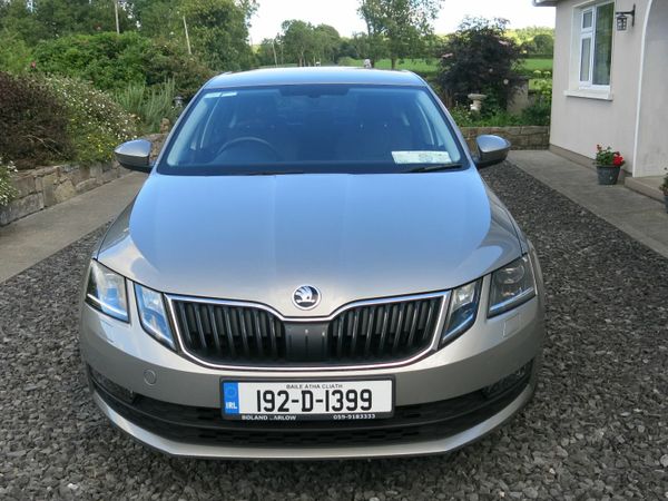 Skoda Octavia Saloon, Diesel, 2019, Grey