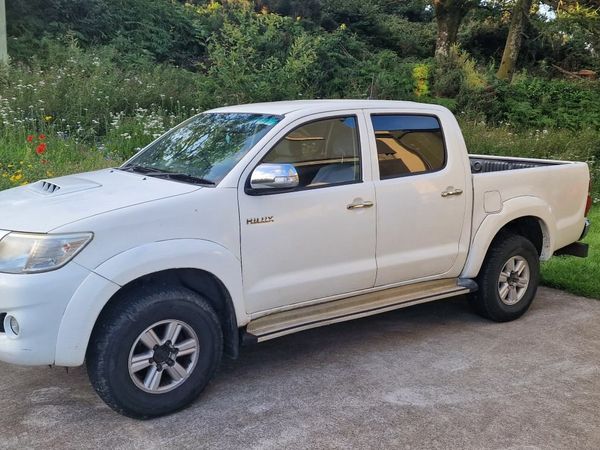 Toyota Hilux Crew Cab, Diesel, 2012, White